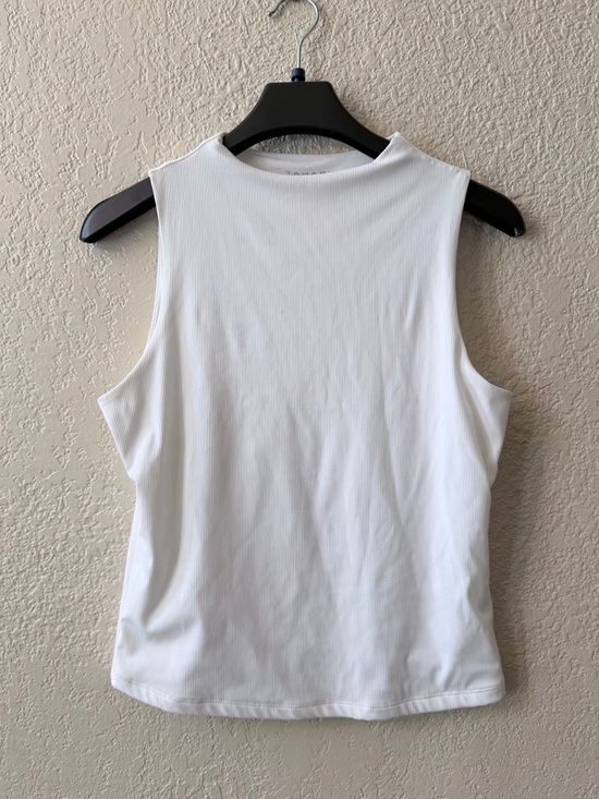 Tahari Modern Essentials Tops - TAHARI Modern Essentials Women's
L Sleeveless Tank Sz Large White
Ribbed NWOT